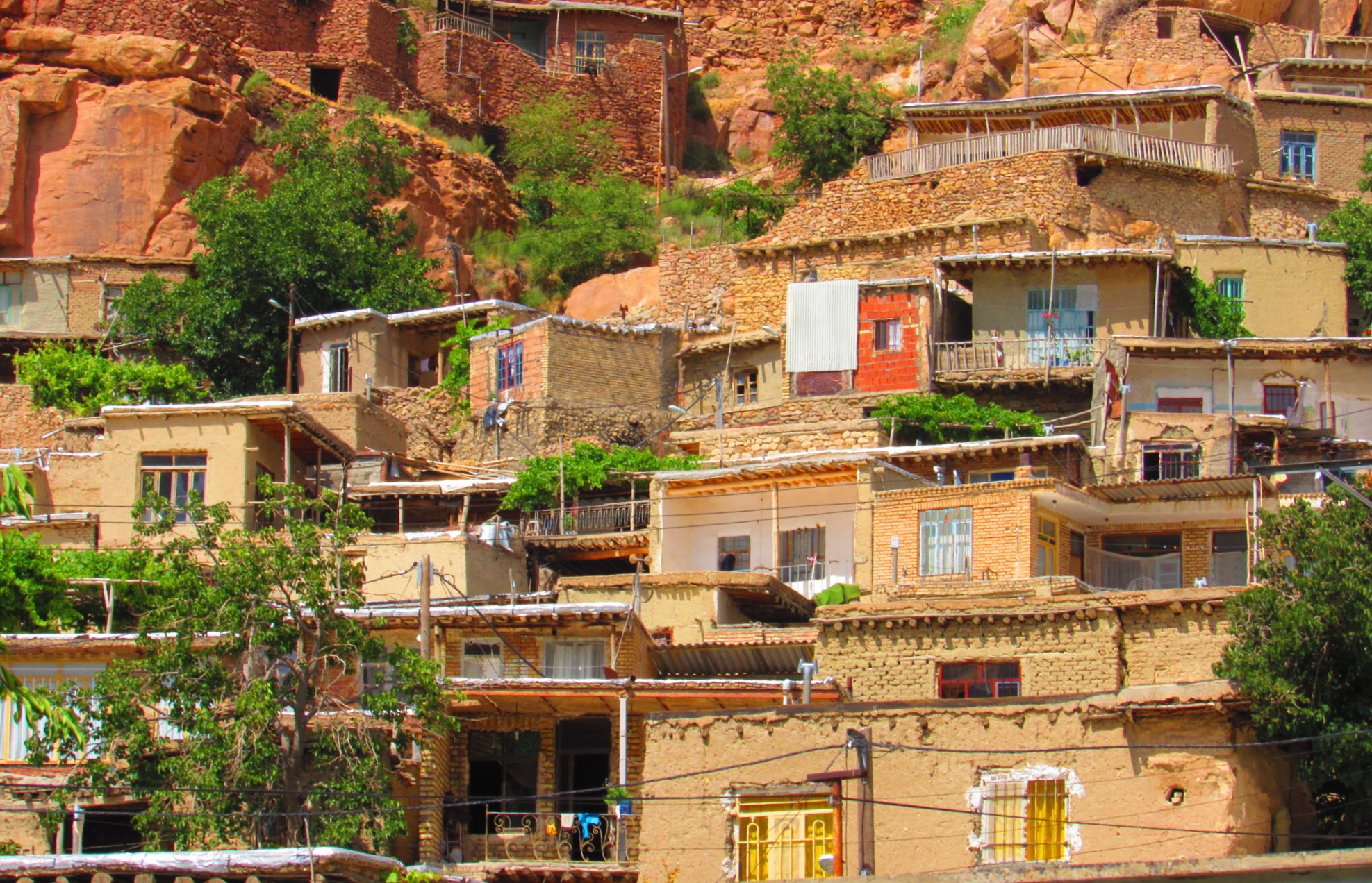 طبیعت و معماری کوهستانی اسفیدان