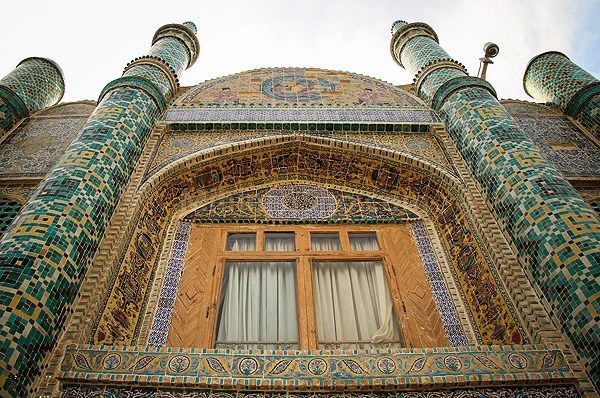 نمای معماری آینه&zwnj;خانه مفخم