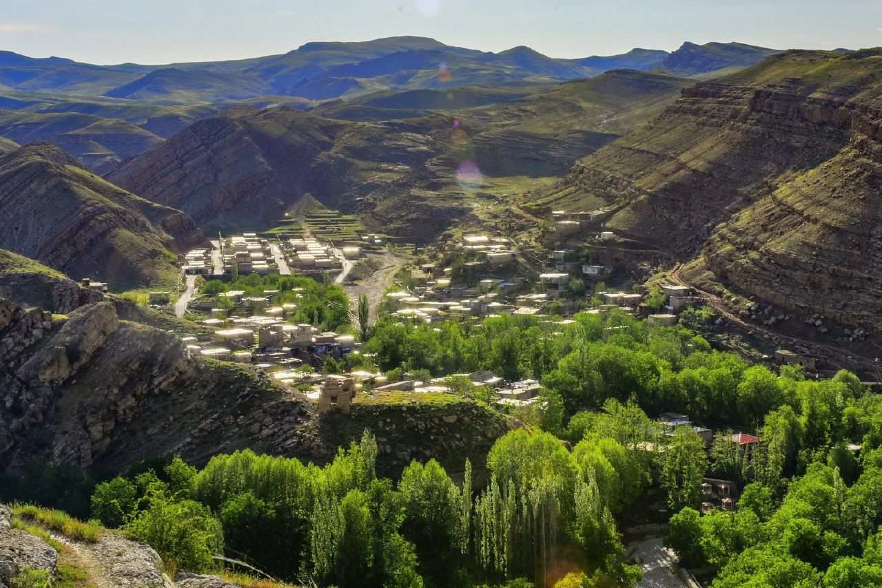 دره و مسیر رسیدن به روستا