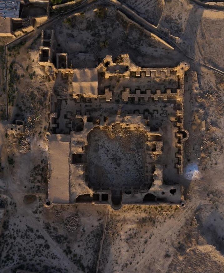 نمای هوایی رباط عشق