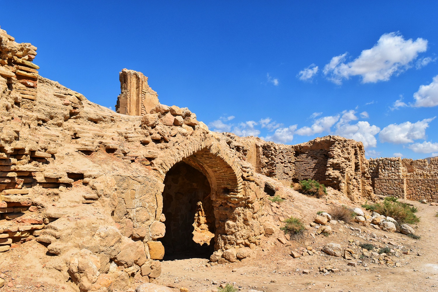 چشم&zwnj;انداز رباط عشق