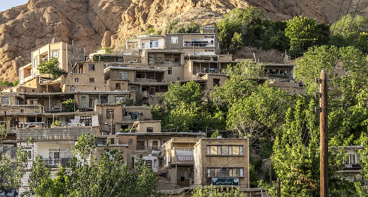بافت و طبیعت روستای روئین